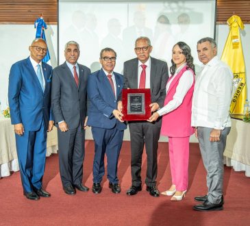CMD galardona al Dr. Rafael Sánchez Español como 'Maestro de la Medicina'