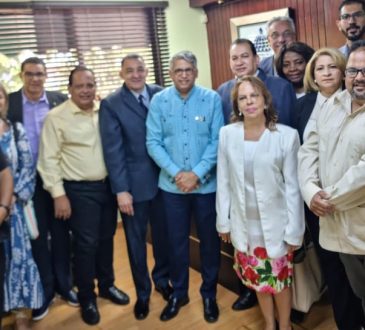 ADOFEM y MESCyT avanzan en la actualización de las normas de regulación y acreditación de las escuelas de medicina dominicanas