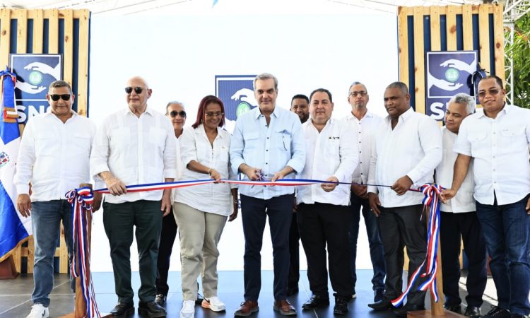 Gobierno inauguró Hospital Leopoldo Pou y CPN en Samaná