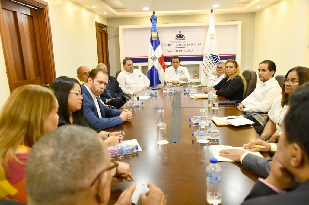 CMD y autoridades acuerdan asignar plazas a 'médicos covid' no reubicados CMD y autoridades acuerdan asignar plazas a 'médicos covid' no reubicados