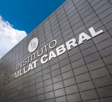 Instituto Espaillat Cabral fortalece su compromiso con el turismo médico