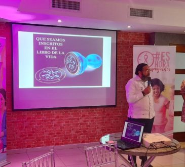 Hospital Reynaldo Almánzar y Pharmatech disertaron sobre el cáncer de mama