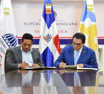 Salud Pública y Contrataciones Públicas acuerdan optimizar calidad de productos adquiridos por el Estado