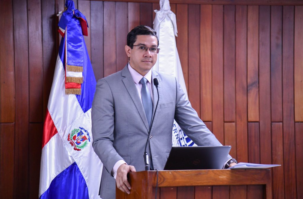 Autoridades confirman disminución de casos sospechosos de dengue Dr. Eladio Pérez