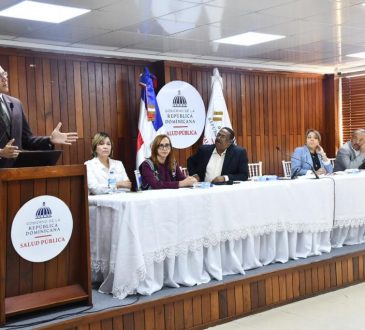 RD gestiona compra vacunas de dengue