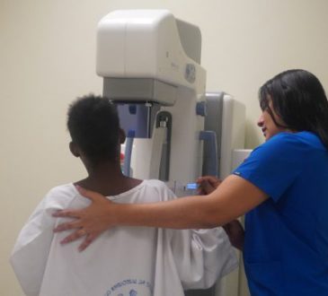 Materno Dr. Reynaldo Almánzar benefició a 177 mujeres en jornada de mamografías