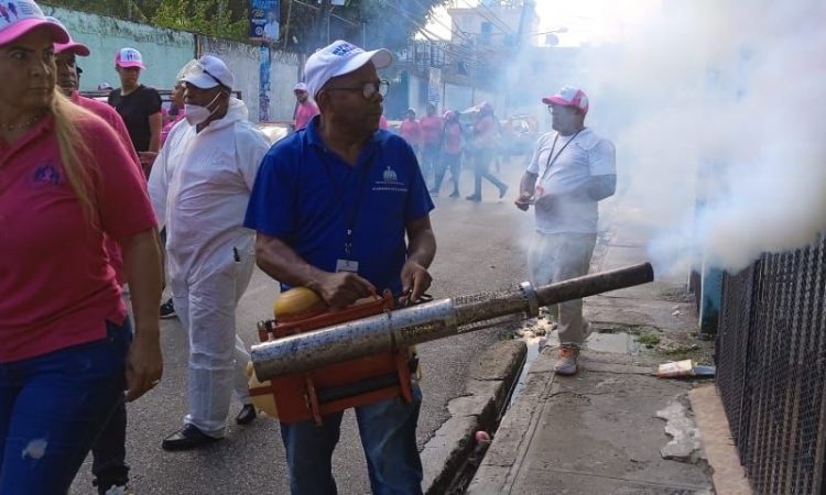 CMD realizó operativo de fumigación contra el dengue en el barrio Simón Bolívar