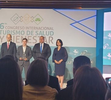 Premian a INDOCAL y CEMDOE en cóctel inaugural del VI Congreso Internacional de Turismo