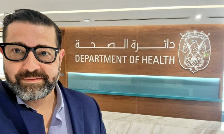 Dr. Alejandro Báez asumió dirección médica del Centro CEPAR, en Abu Dabi