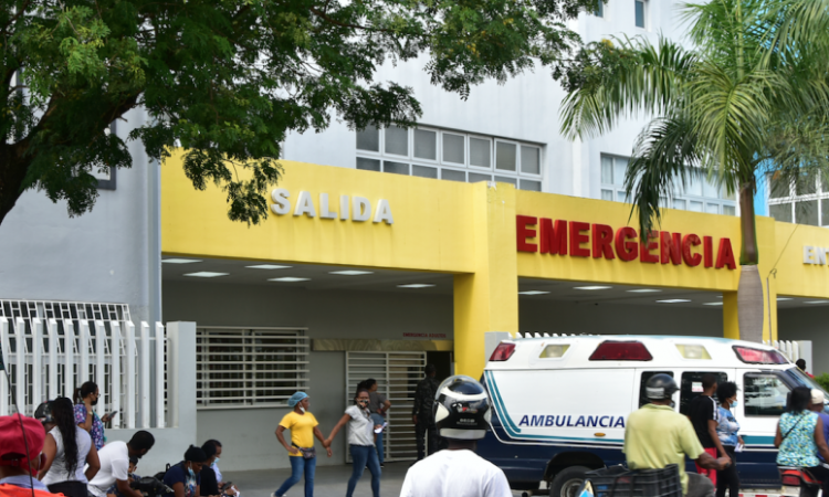 Hospitales públicos asisten a 16 personas afectadas por accidente en Haina