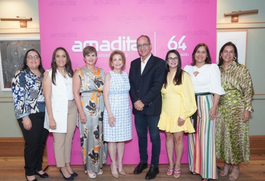 Amadita festejó su 64° aniversario con donativos a seis fundaciones