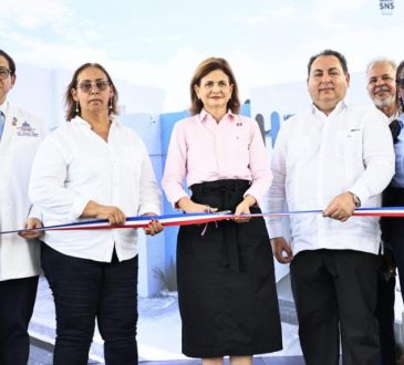 Gobierno entregó tres hospitales remozados en San Cristóbal