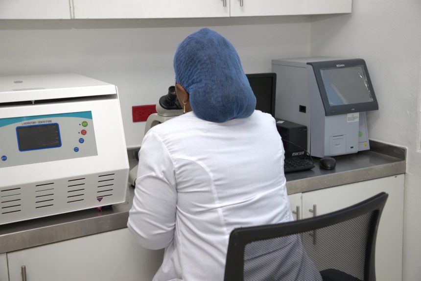 SNS ha realizado más de 23 millones de pruebas de laboratorios e imágenes este año En la actual gestión, desde el 2020 a octubre 2023, la producción ha sido de 83.8 millones de pruebas