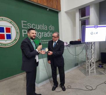 Escuela de Medicina UNPHU recibió a especialista de la Universidad de Medicina de Bulgaria
