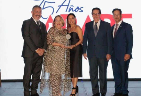 ARAPF reconoció a cinco empresas colaboradoras en celebración de su 75 aniversario