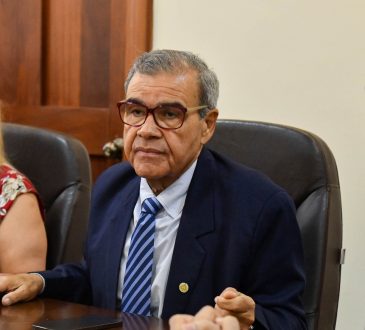 Dr. Senén Caba