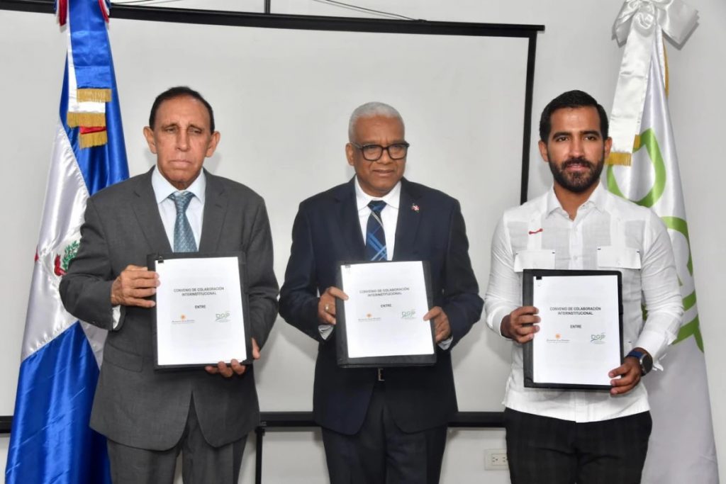 DGJP y Fundación Cruz Jiminián firman acuerdo en beneficio de pensionados