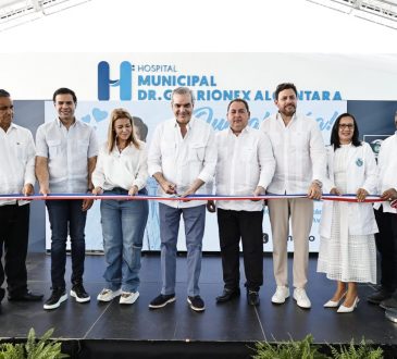 Gobierno entregó remozado Hospital Guarionex Alcántara