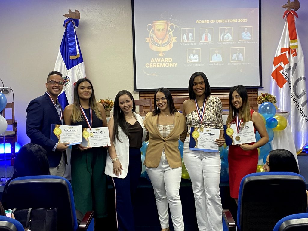 AMSA-UNPHU culminó con éxito el 2023 con su ceremonia anual de premiación AMSA-UNPHU culminó con éxito el 2023 con su ceremonia anual de premiación