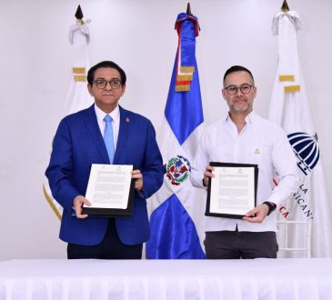 Salud Pública y Consorcio Azucarero Central de Barahona acuerdan prevenir enfermedades