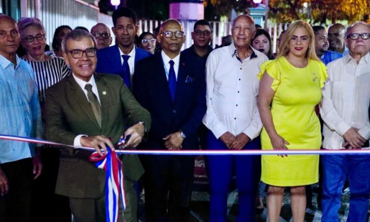 CMD reinauguró plaza en honor a los héroes del 14 de junio