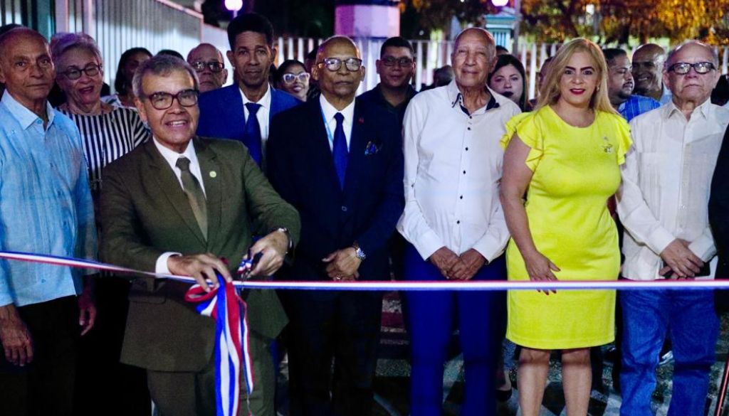 CMD reinauguró plaza en honor a los héroes del 14 de junio