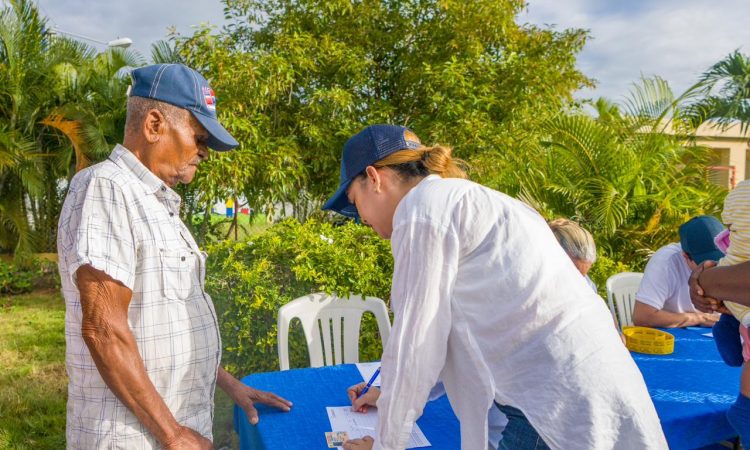 SISALRIL benefició a unas 1,000 personas con jornada de salud en San Pedro de Macorís