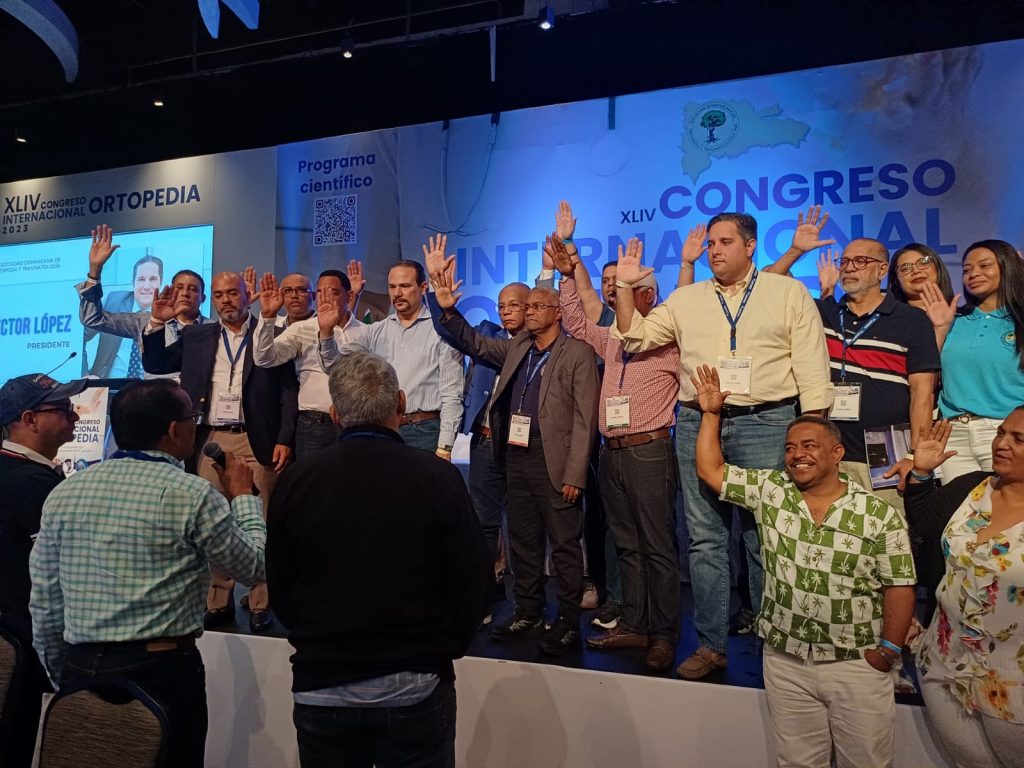 Dr. Héctor López asumió presidencia de la Sociedad de Ortopedia