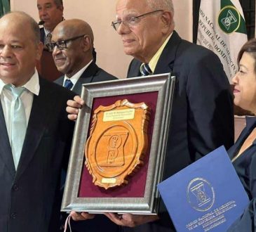 Dr. Julio Manuel Rodríguez Grullón recibió el Premio Nacional de Medicina 2023