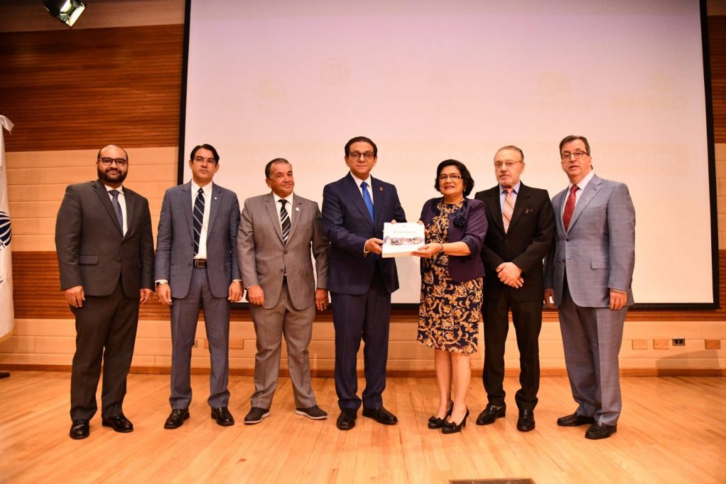Autoridades destacan crecimiento del turismo de salud en Santiago Autoridades destacan crecimiento del turismo de salud en Santiago