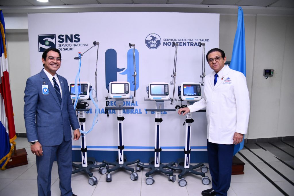 MSP entregó nueve modernos ventiladores mecánicos a tres hospitales de Santiago MSP entregó nueve modernos ventiladores mecánicos a tres hospitales de Santiago