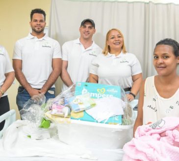 SeNaSa obsequió canastillas a los primeros bebés nacidos en el 2024