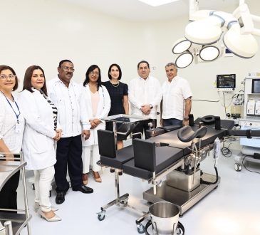 Gobierno entrega remozado bloque quirúrgico del Hospital Robert Reid