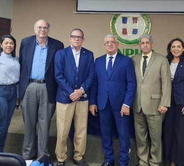 ADOFEM exige cumplir reglamentos sobre ENURM incluyente y pago de residencias médicas