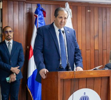 Dr. Víctor Atallah aspira reducir disparidades y deficiencias en atención médica al frente del MSP