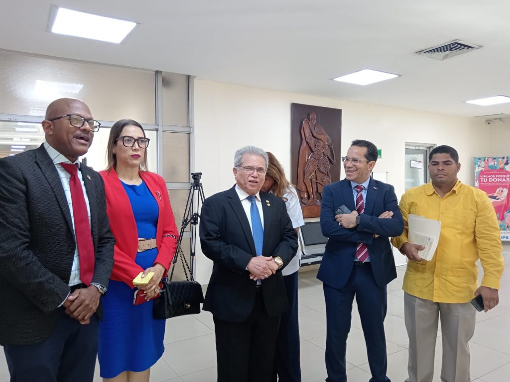 CMD y MSP discuten nombramientos de médicos contratados durante la pandemia