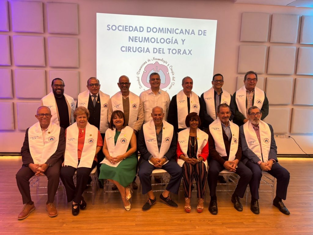 Neumólogos agasajaron a pasados presidentes de la SDNCT Neumólogos agasajaron a pasados presidentes de la SDNCT