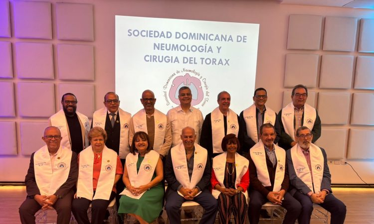 Neumólogos agasajaron a pasados presidentes de la SDNCT