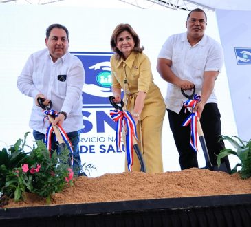 Vicepresidenta da el primer palazo de obras en el Hospital Municipal de Miches