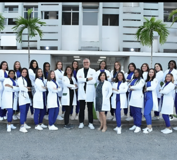 Escuela de Odontología UNPHU realizó su tradicional 'Ceremonia de Bata Blanca'