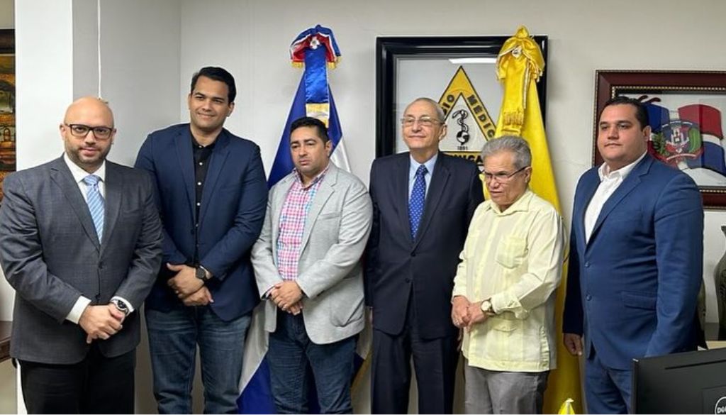 CMD busca despenalizar ejercicio de la medicina ante el Congreso Nacional