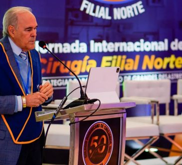 Cirujanos abordan manejo de grandes desastres en Jornada Internacional