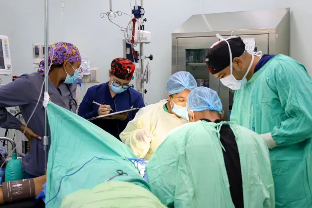 SDCVE realizó jornada quirúrgica para pacientes renales en el Hospital Padre Billini