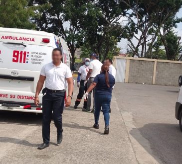 911 coordina asistencia para trasladar 30 estudiantes habrían sido afectados por golpe de calor en centro de La Vega