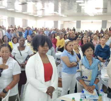 CODOPENF: Enfermeras se sienten agotadas, mal pagadas y poco valoradas