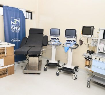 SRS El Valle entregó equipos a tres hospitales de la región