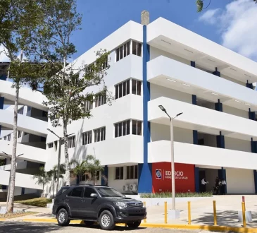 UCNE inauguró el nuevo edificio de su Facultad de Ciencias de la Salud