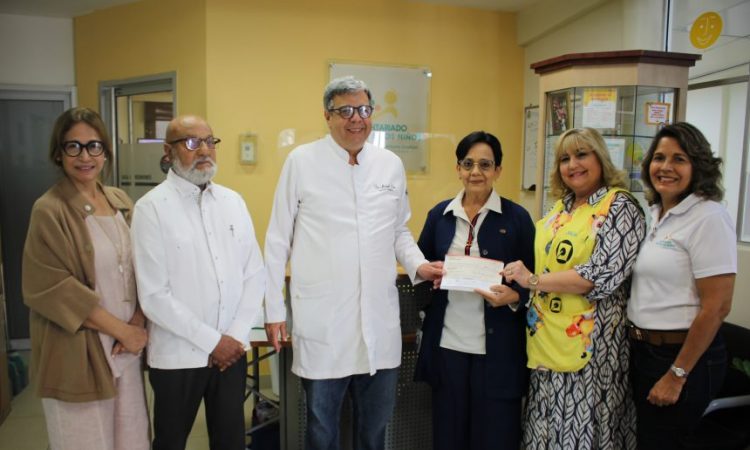 Voluntariado Jesús con los Niños entregó donativo al Hospital Arturo Grullón