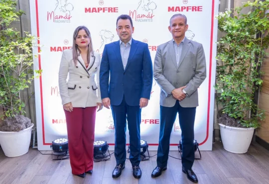 MAPFRE Salud ARS presenta novedades de su programa 'Mamás Radiantes'