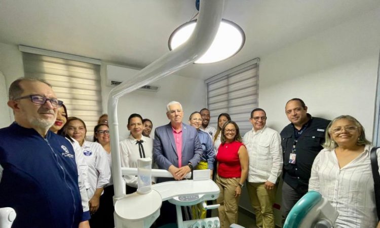 SNS abre 2 unidades odontológicas y beneficia a 20 pacientes con prótesis dentales en Espaillat